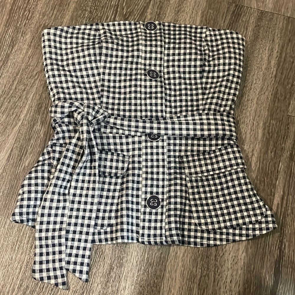 Checkered cute strapless top!